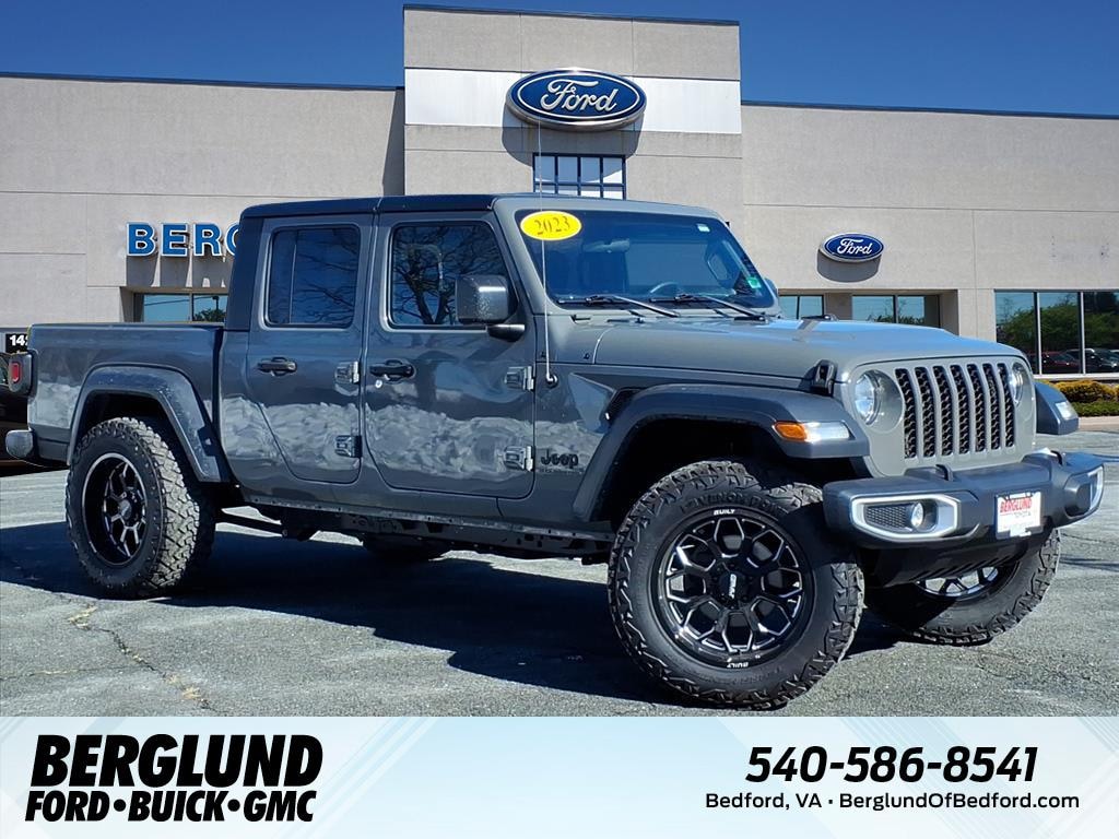 Used 2023 Jeep Gladiator Sport S 4x4 Sport S Crew Cab 5.0 ft. SB
