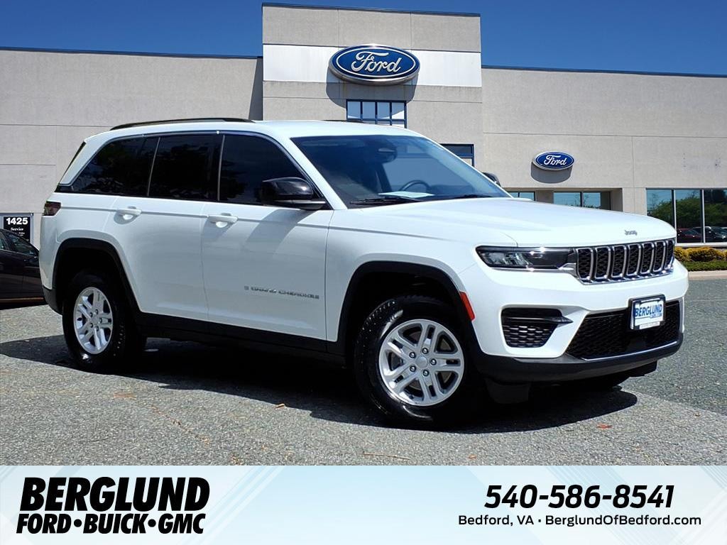 Used 2022 Jeep Grand Cherokee Laredo 4x2 Laredo SUV (midyear release)
