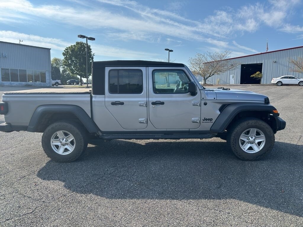 2020 Jeep Gladiator Sport S photo 4