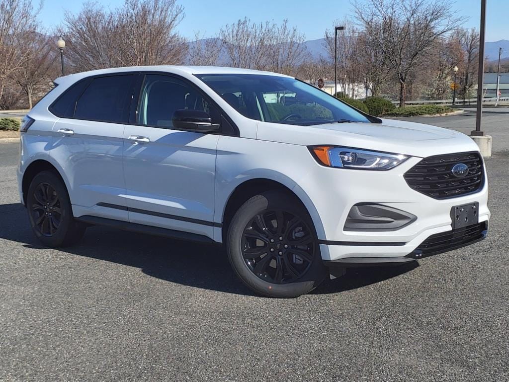 Used 2024 Ford Edge SE with VIN 2FMPK4G9XRBA96876 for sale in Bedford, VA