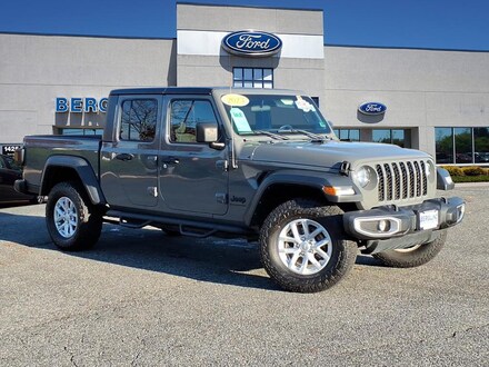 2023 Jeep Gladiator Sport 4x4 Sport S  Crew Cab 5.0 ft. SB