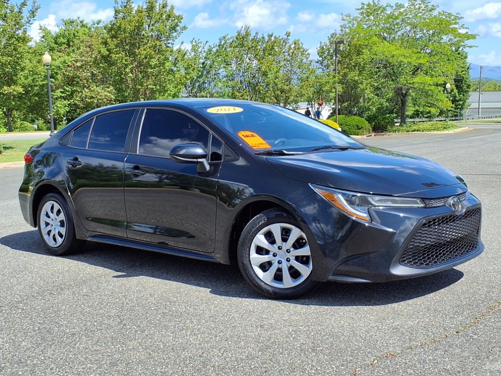 Used 2021 Toyota Corolla LE with VIN 5YFEPMAE9MP253042 for sale in Bedford, VA