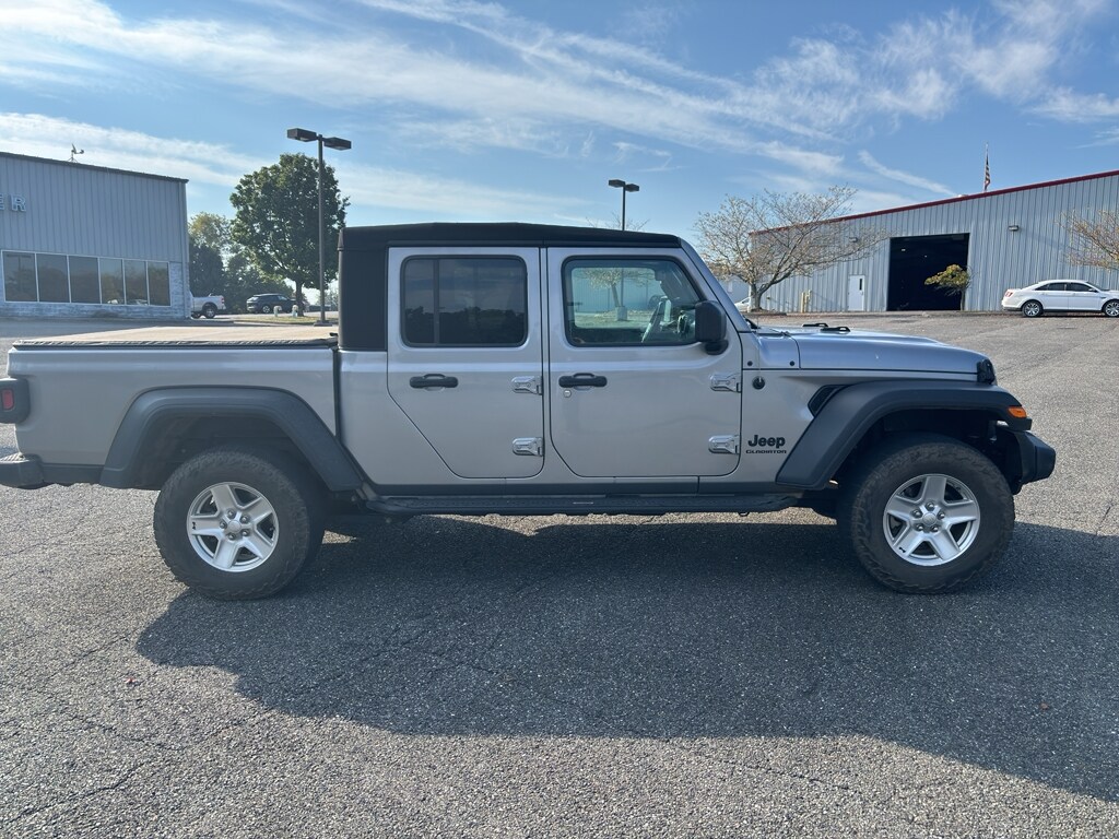 2020 Jeep Gladiator Sport S photo 4
