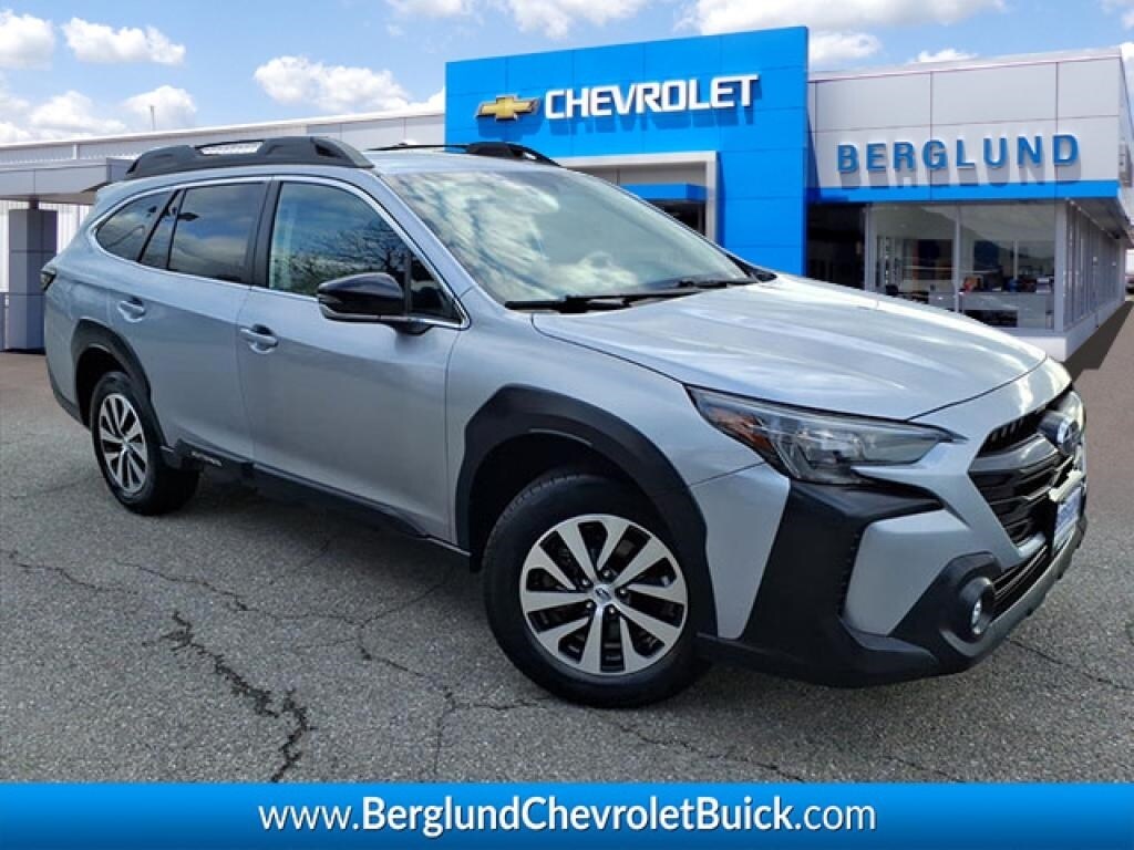 Used 2023 Subaru Outback Premium AWD Premium Crossover