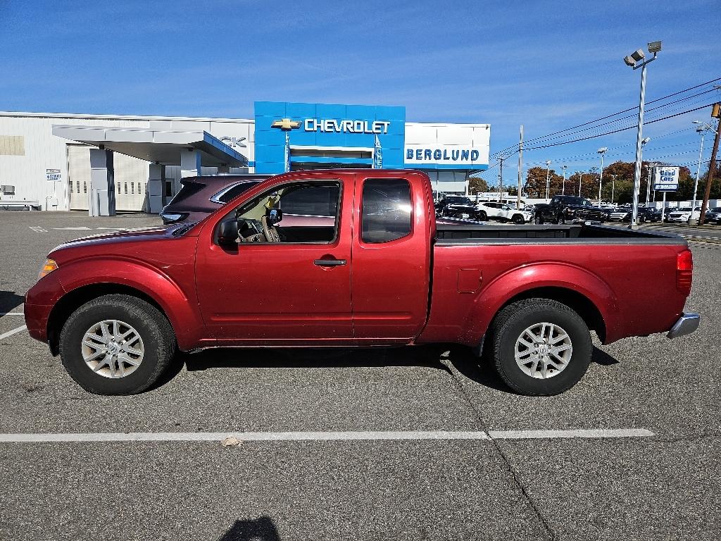 2017 Nissan Frontier SV photo 2