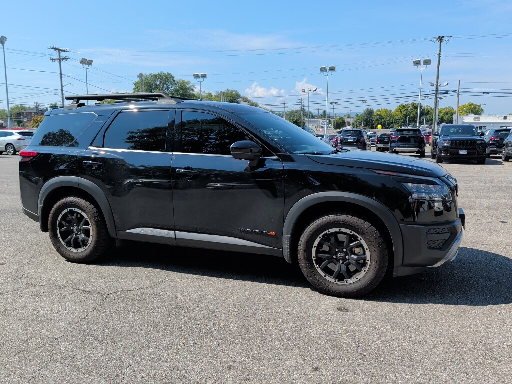 2024 Nissan Pathfinder Rock Creek photo 3