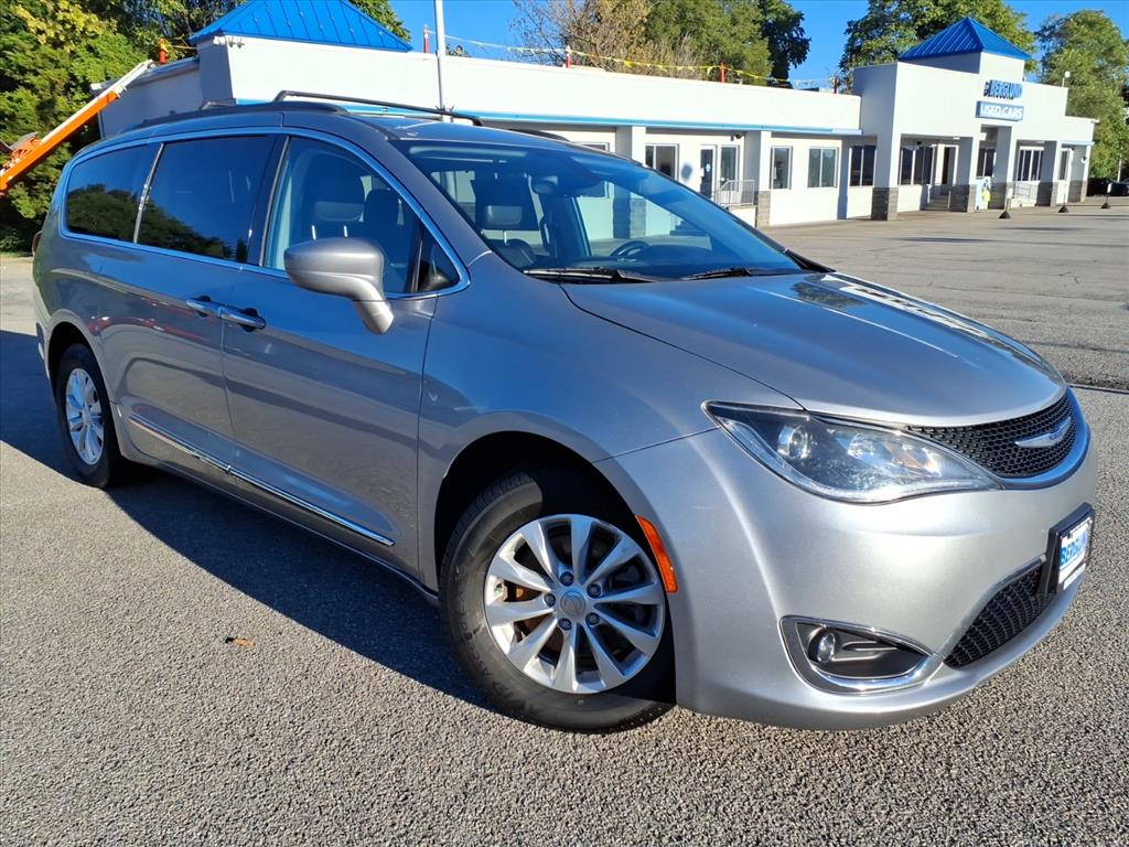 Used 2017 Chrysler Pacifica Touring-L Passenger Van
