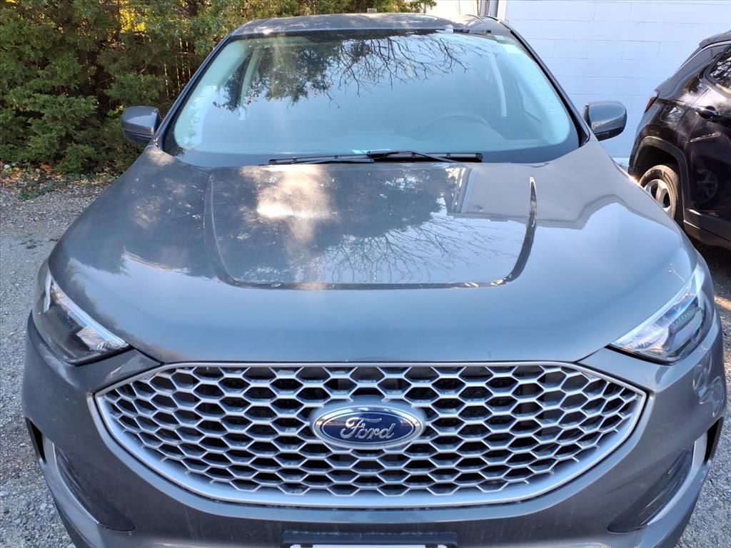 2024 Ford Edge SEL photo 2