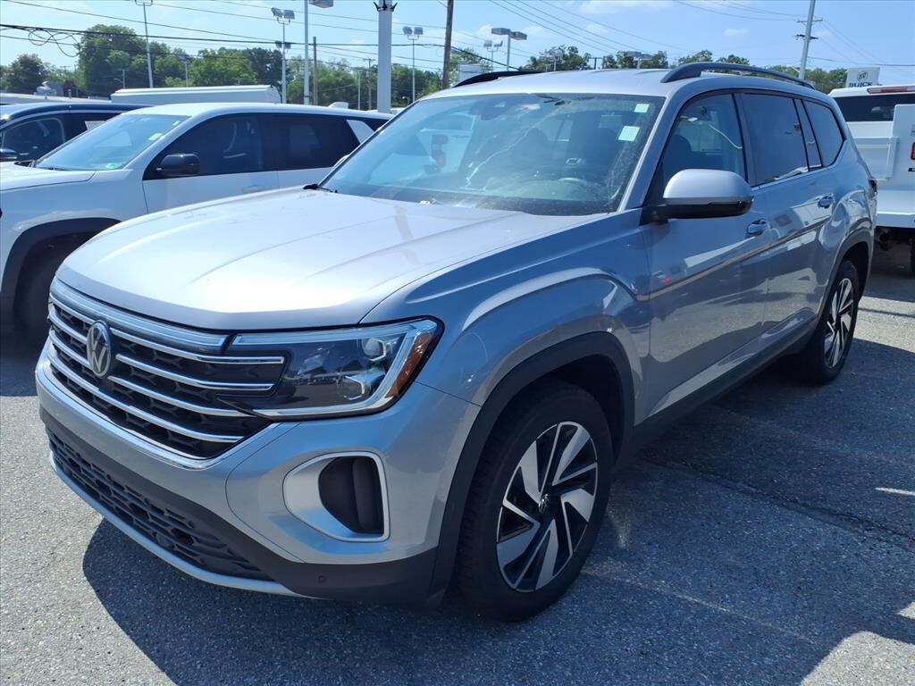 Used 2025 Volkswagen Atlas 2.0T SE w/Technology Sport Utility