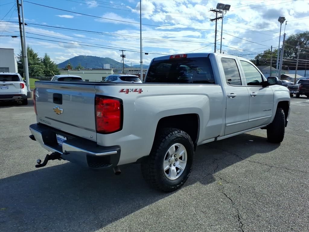 2018 Chevrolet Silverado 1500 LT photo 4