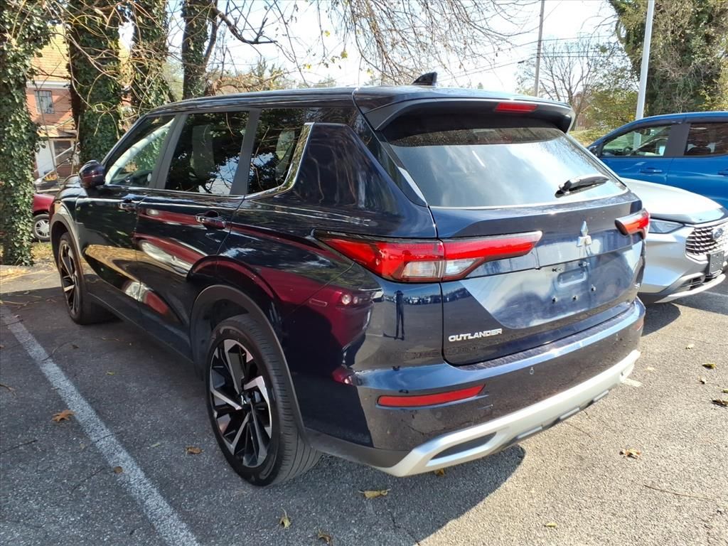 2024 Mitsubishi Outlander SE photo 4