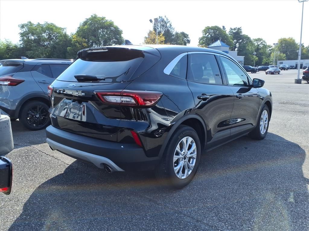 2023 Ford Escape Active photo 2