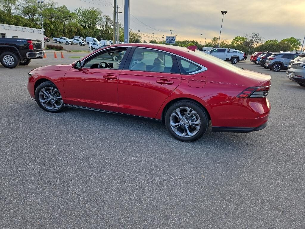 Used 2024 Honda Accord EX Sedan