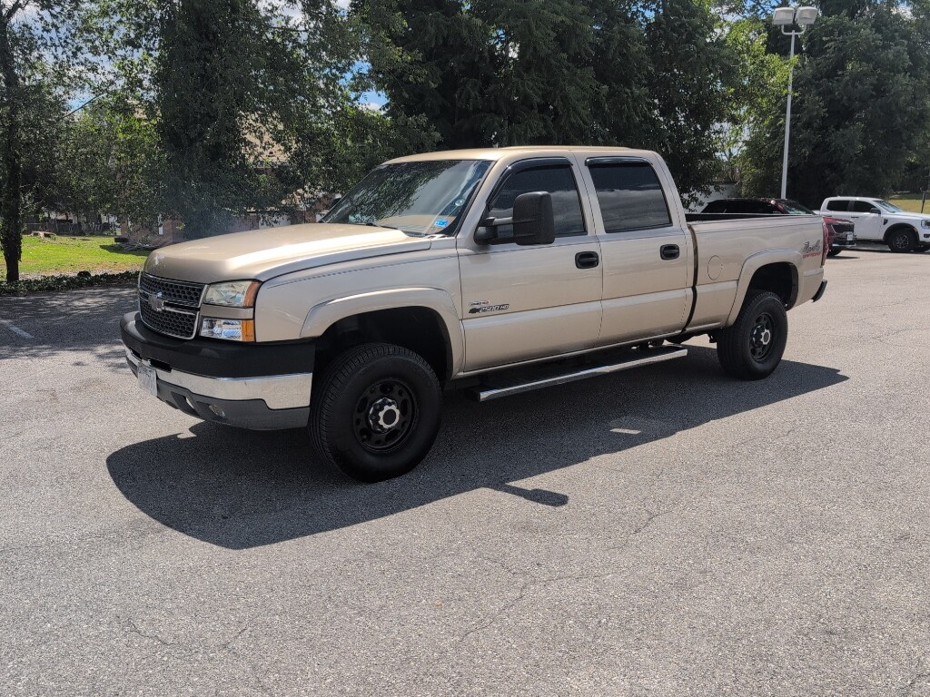 Used 2005 Chevrolet Silverado LS Crew Cab