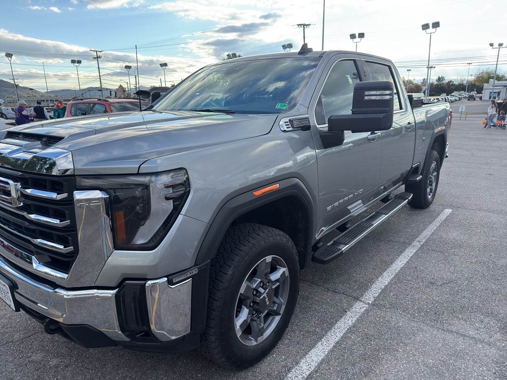 Used 2026 GMC Sierra SLE Crew Cab