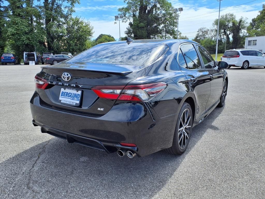 2024 Toyota Camry SE photo 3
