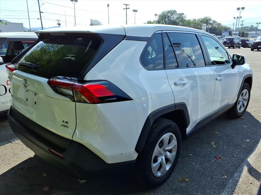 2024 Toyota RAV4 LE photo 2