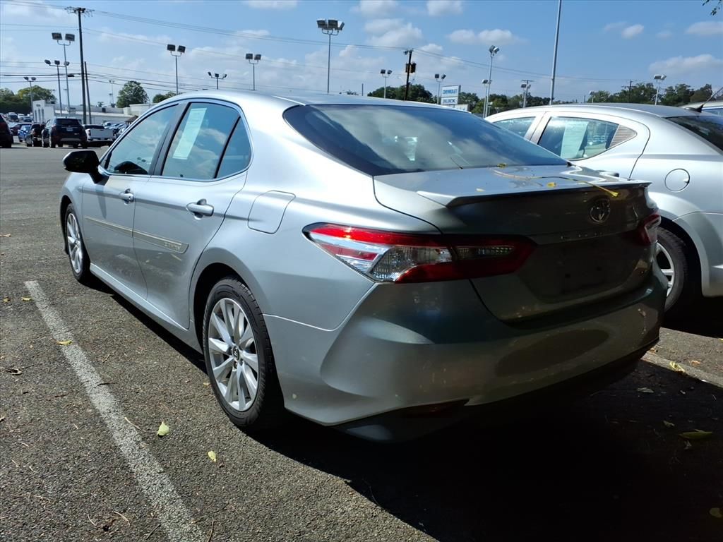 2018 Toyota Camry LE photo 3