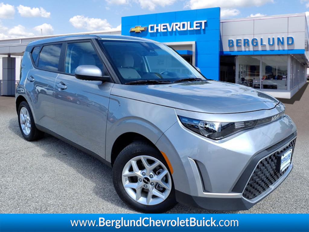 Used 2025 Kia Soul LX Hatchback