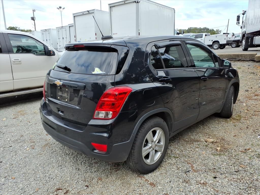 2020 Chevrolet Trax LS photo 4