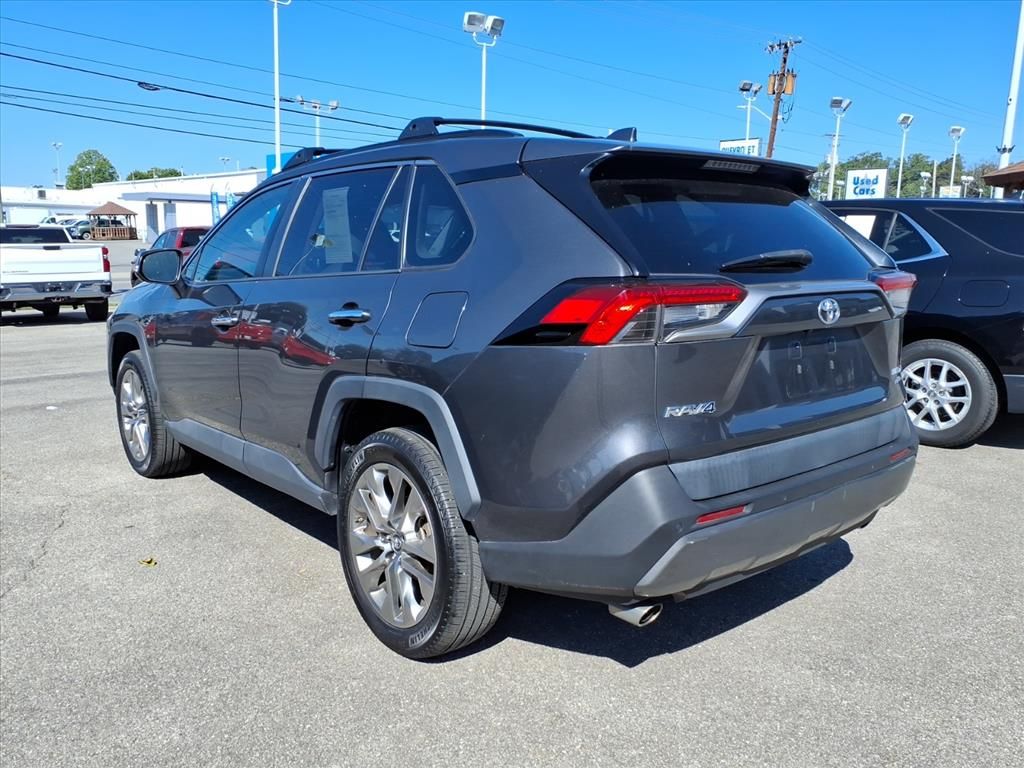 2019 Toyota RAV4 Limited photo 4