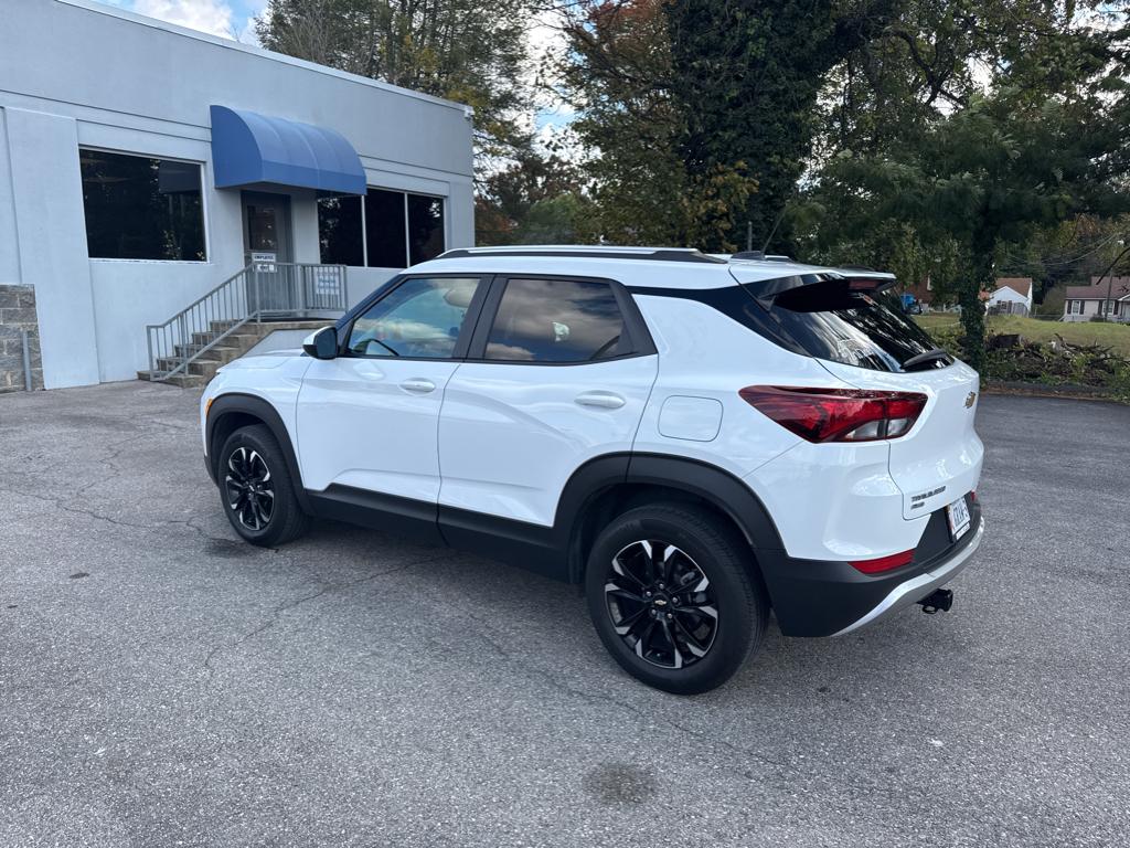 2023 Chevrolet Trailblazer LT photo 2
