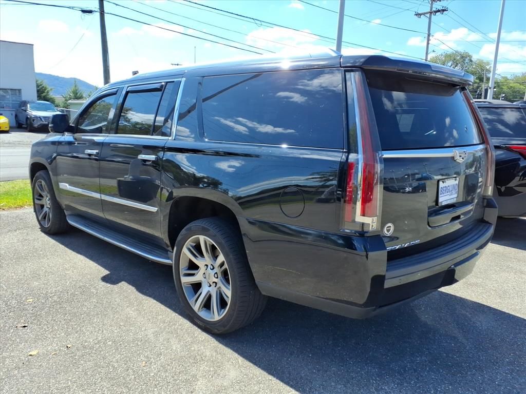 2016 Cadillac Escalade ESV Luxury photo 3