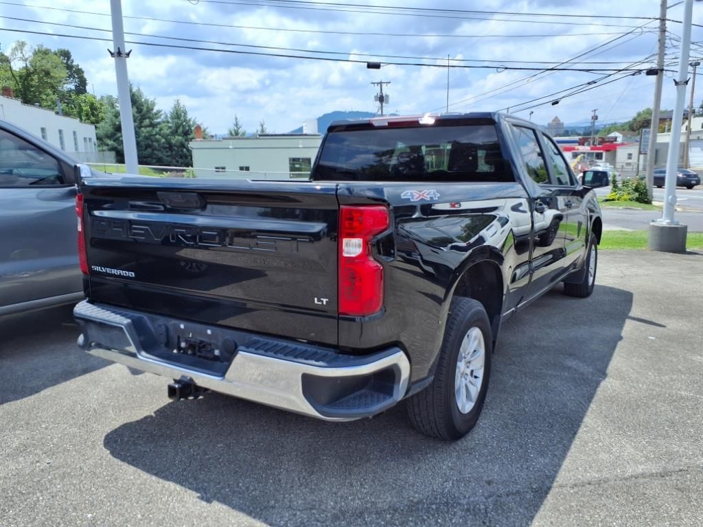 2023 Chevrolet Silverado 1500 LT photo 3