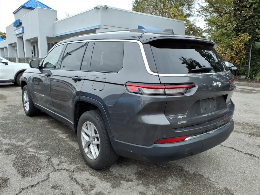 2021 Jeep Grand Cherokee Laredo Altitude photo 3