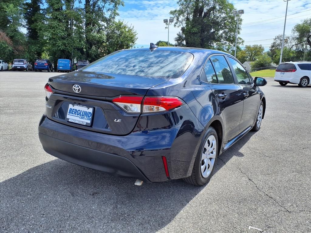 2023 Toyota Corolla LE photo 3