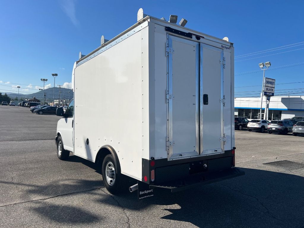 2019 Chevrolet Express 3500 Work Van Cutaway photo 4