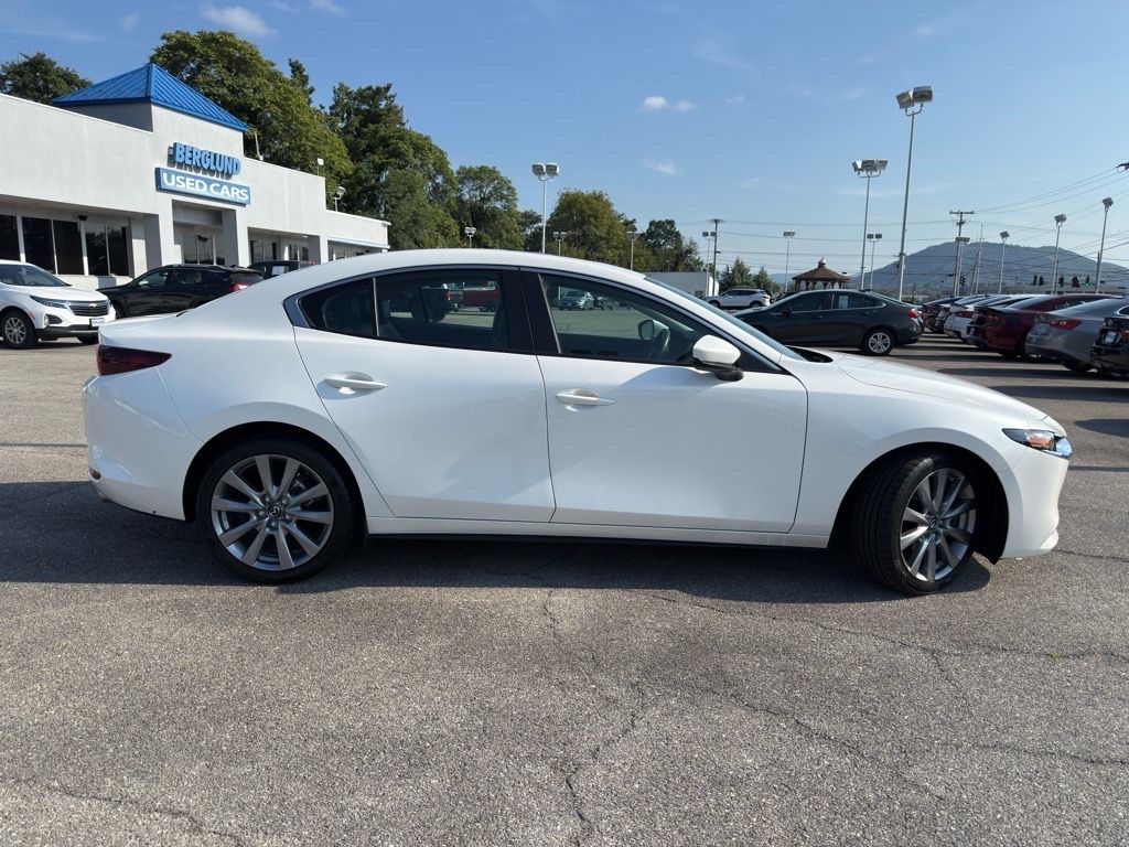2023 Mazda Mazda3 Sedan 2.5 s Preferred photo 2