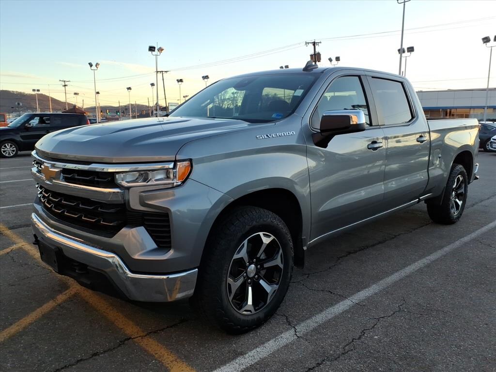 Used 2023 Chevrolet Silverado LT Cab; Crew