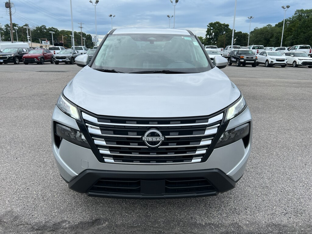 Used 2025 Nissan Rogue SV Sport Utility