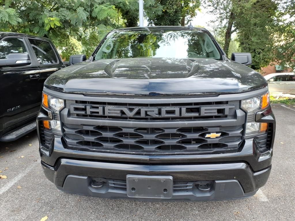 2022 Chevrolet Silverado 1500 Custom photo 3