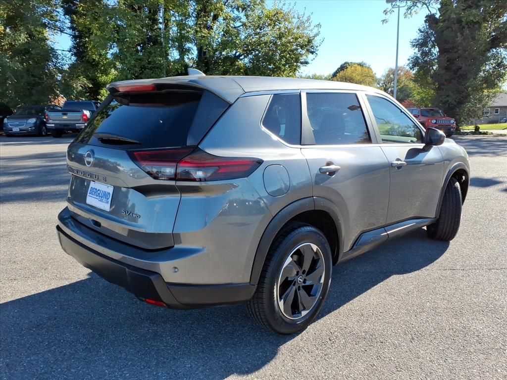 2024 Nissan Rogue SV photo 2