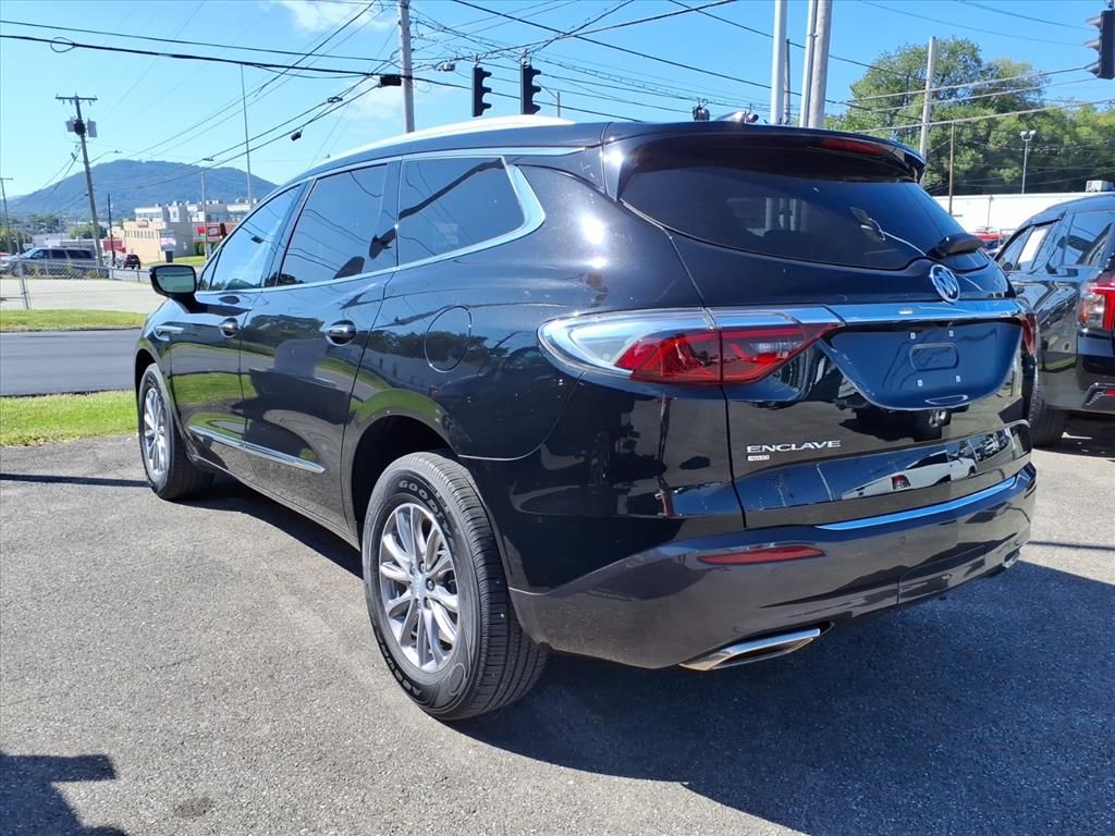 2022 Buick Enclave Essence photo 2