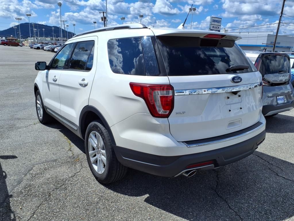 2018 Ford Explorer XLT photo 4