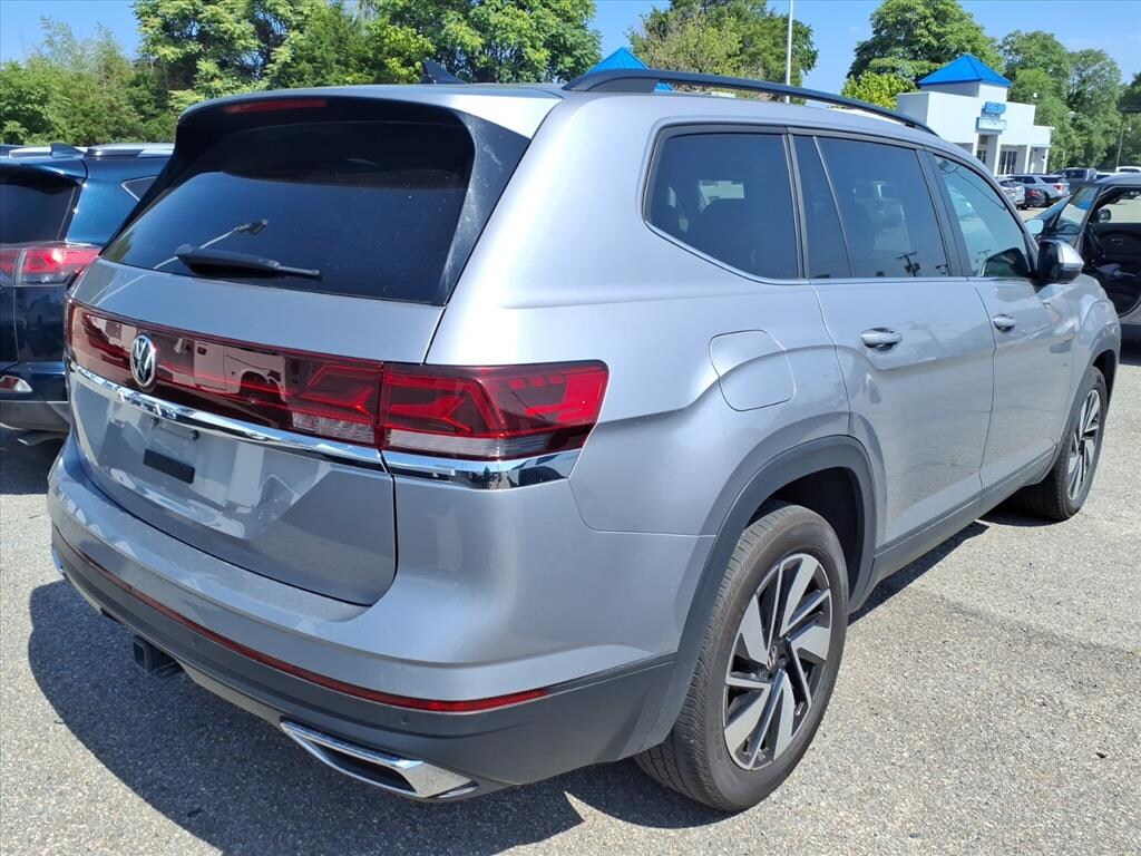 Used 2025 Volkswagen Atlas 2.0T SE w/Technology Sport Utility