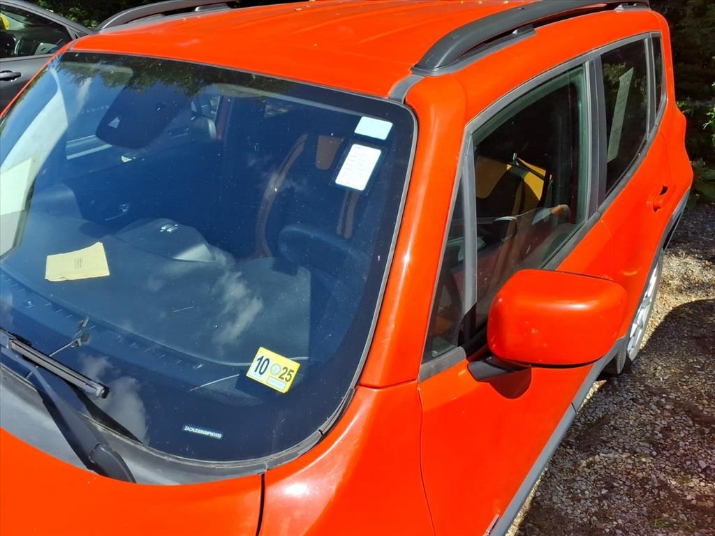 2021 Jeep Renegade Latitude photo 4