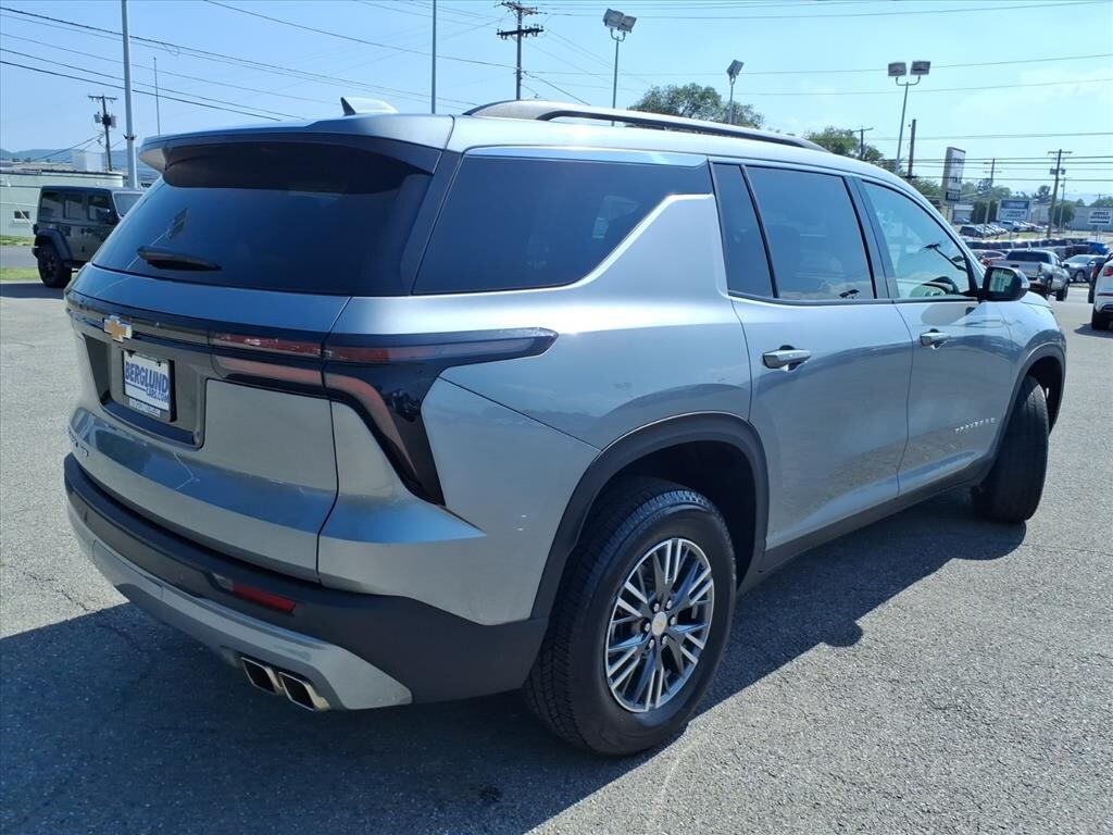 Used 2026 Chevrolet Traverse LT Wagon