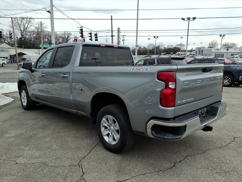Used 2023 Chevrolet Silverado LT Cab; Crew