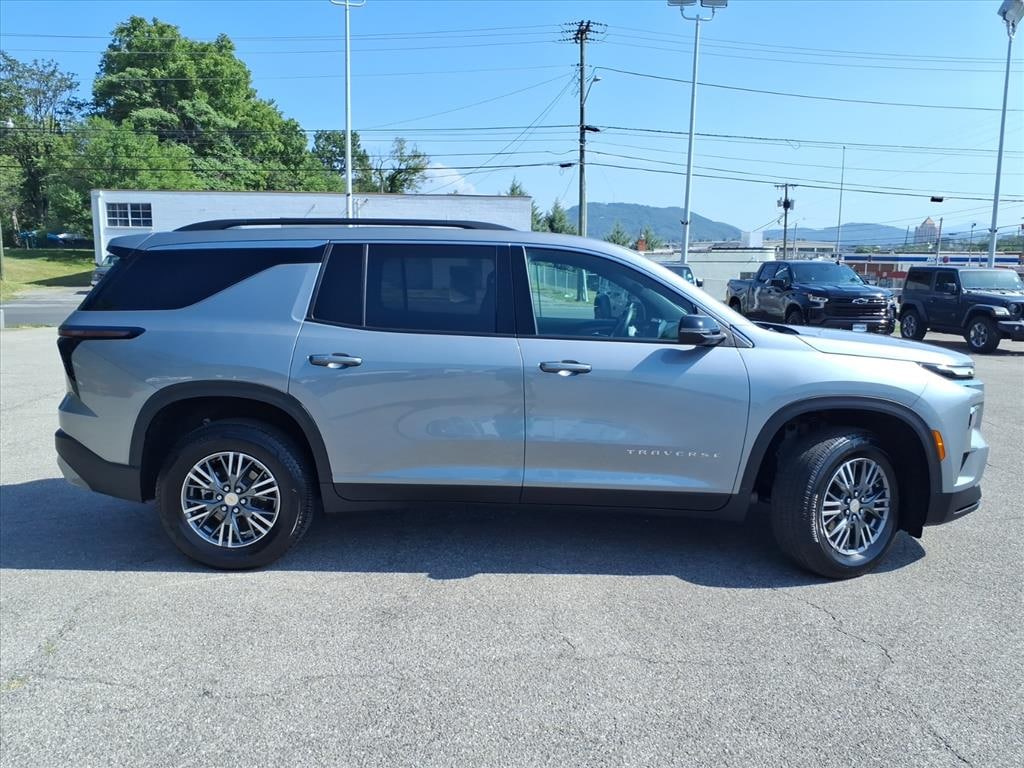 Used 2026 Chevrolet Traverse LT Wagon
