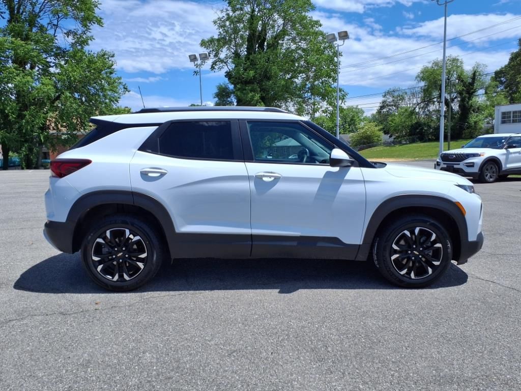 2023 Chevrolet Trailblazer LT photo 3
