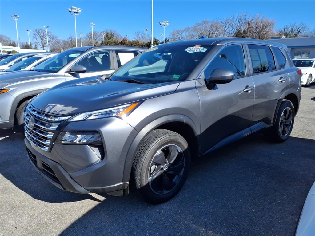 Used 2024 Nissan Rogue SV SUV