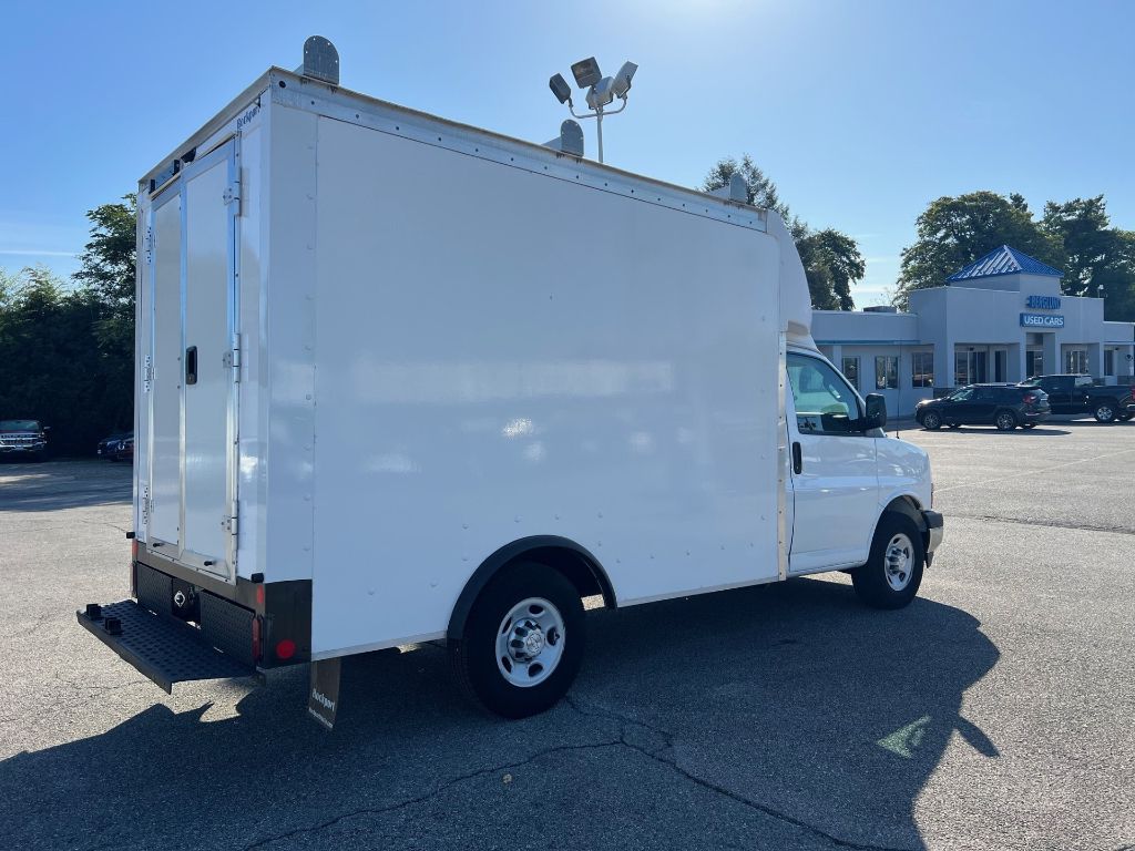 2019 Chevrolet Express 3500 Work Van Cutaway photo 3