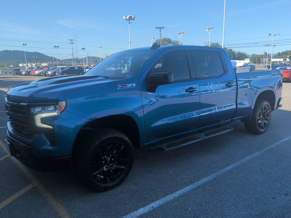 2023 Chevrolet Silverado 1500 LT Trail Boss 4X4 Crew Cab Standard Box's photo