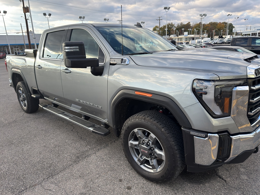 Used 2026 GMC Sierra SLE Crew Cab