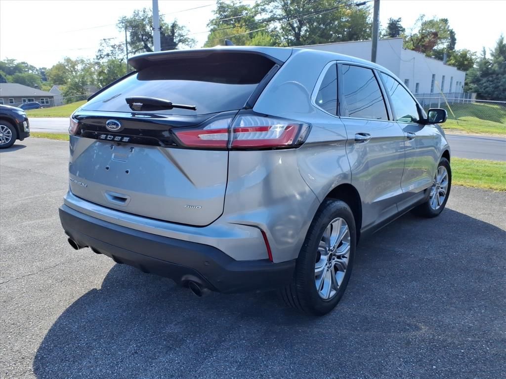 2024 Ford Edge Titanium photo 3