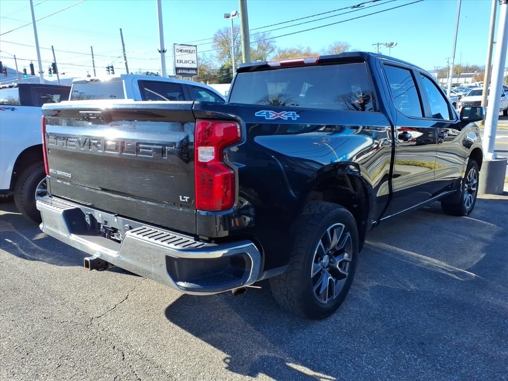 2022 Chevrolet Silverado 1500 LT photo 3